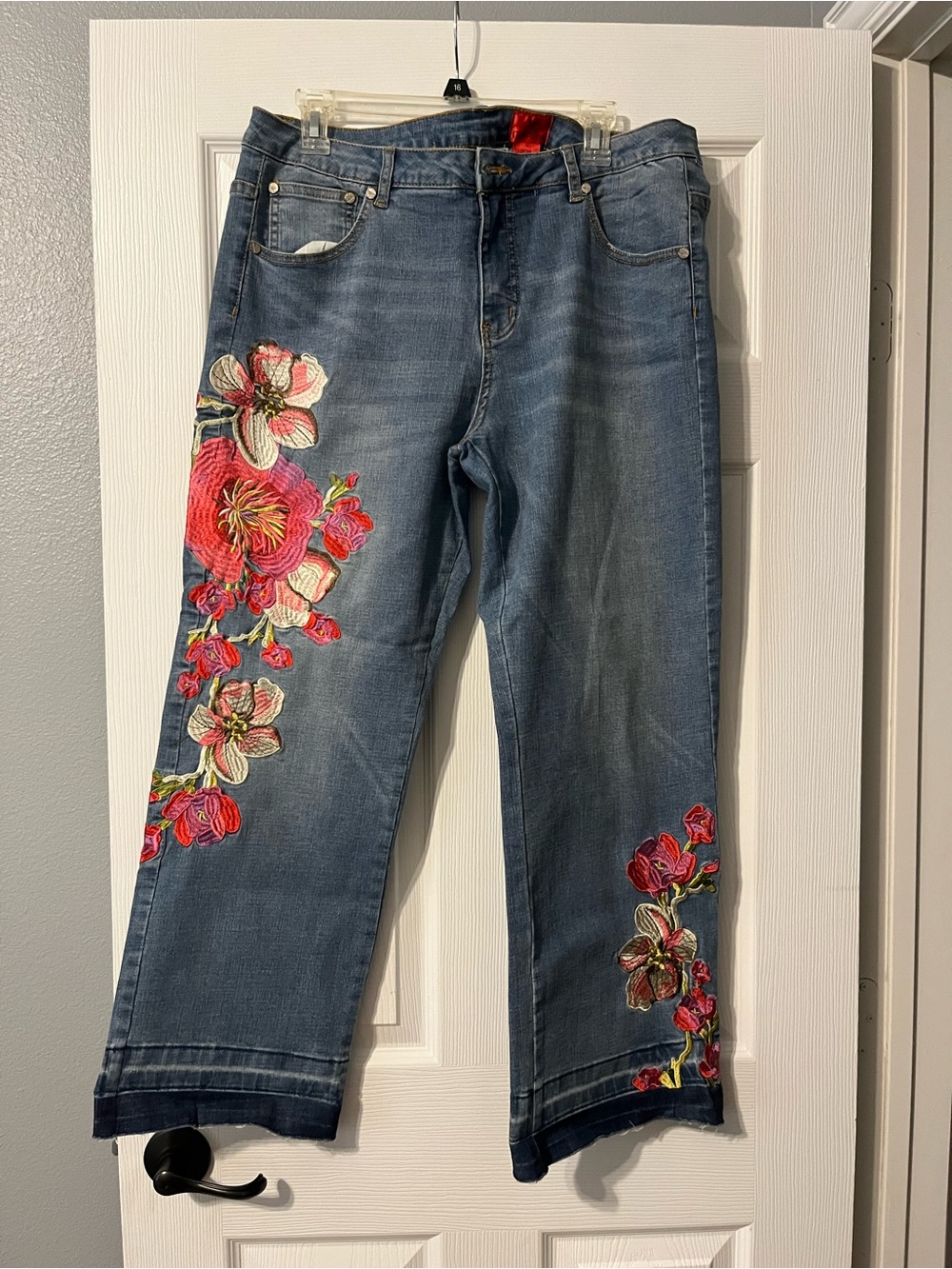 V Cristina Embroidered Floral Blue Women’s Jeans